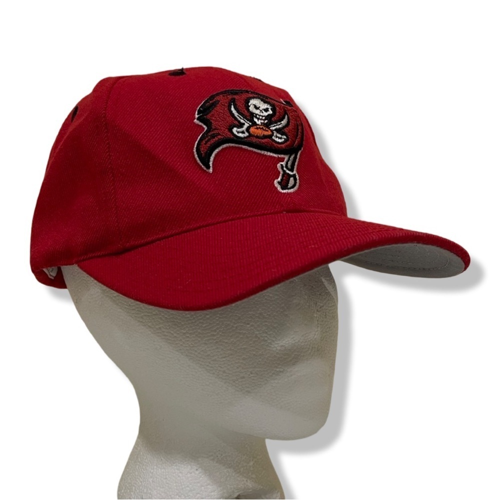 Vintage 90s Tampa Bay Buccaneers SnapBack Hat